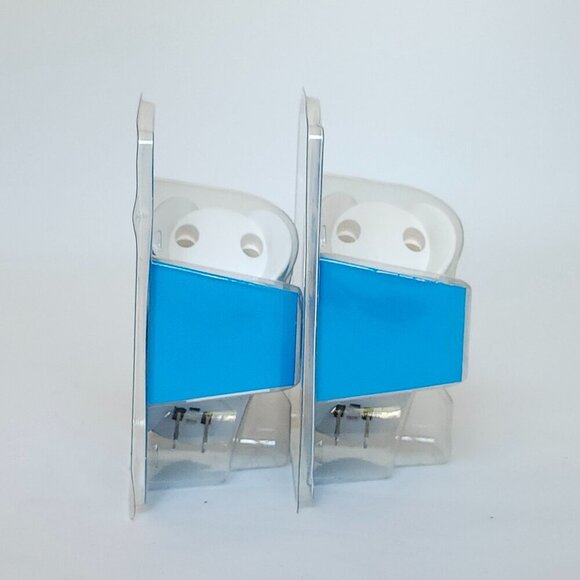 FEBREZE Noticables Plug Ins Lot of 2 BNIP SEALED Oil Warmer - Picture 3 of 5